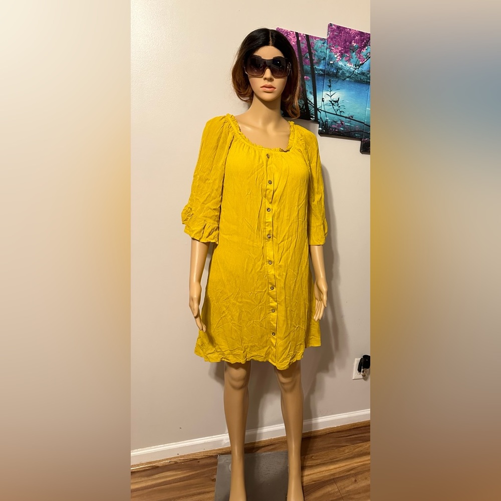 Naif Dresses Naf Yellow Mustard
Gold Button Front Dress Size small
